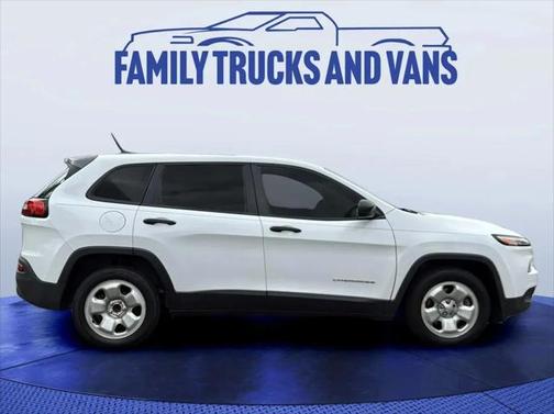 2017 Jeep Cherokee Sport