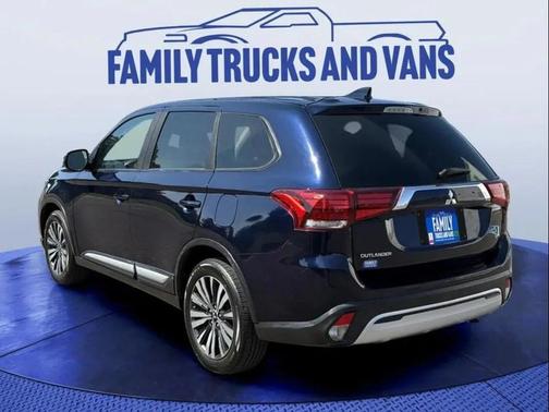 Cosmic Blue Metallic 2020 Mitsubishi Outlander SE