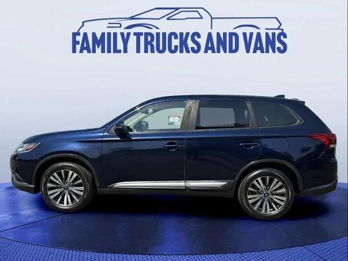 Cosmic Blue Metallic 2020 Mitsubishi Outlander SE