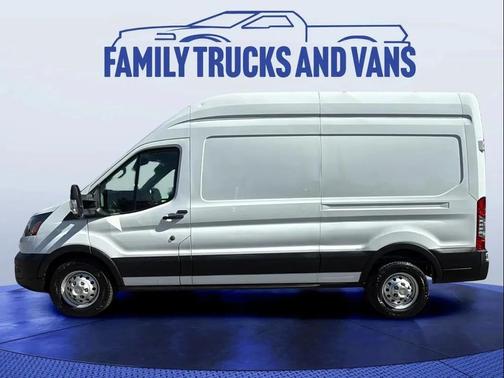 Oxford White 2022 Ford Transit-250 Base