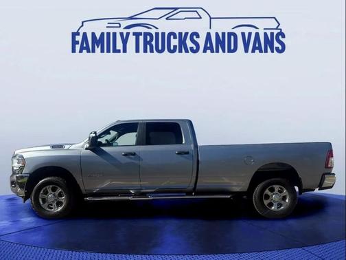 2023 RAM 2500 Big Horn Crew Cab 4x4 8' Box