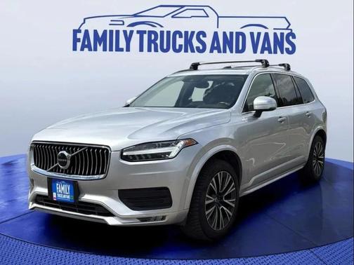 2020 Volvo XC90 T6 Momentum