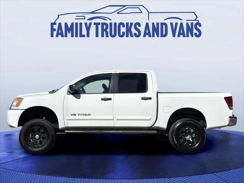 2014 Nissan Titan SV