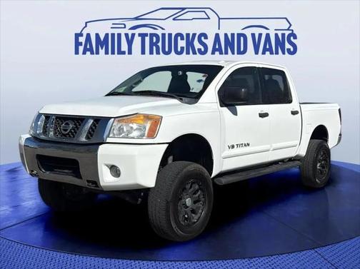2014 Nissan Titan SV