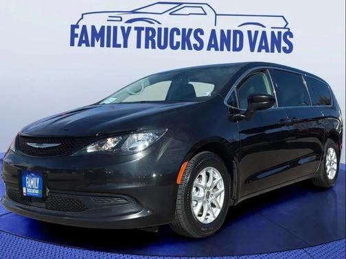2022 Chrysler Voyager LX