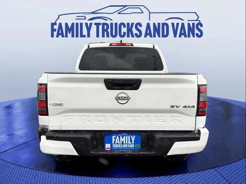 2022 Nissan Frontier SV