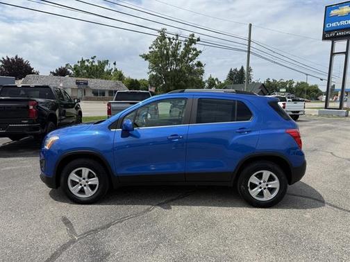 Brilliant Blue Metallic 2016 Chevrolet Trax LT