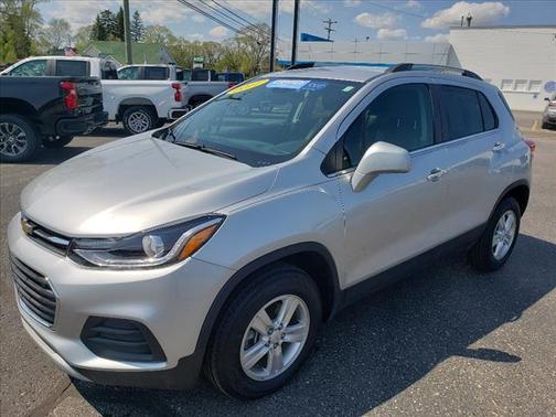 Silver Ice Metallic 2017 Chevrolet Trax LT