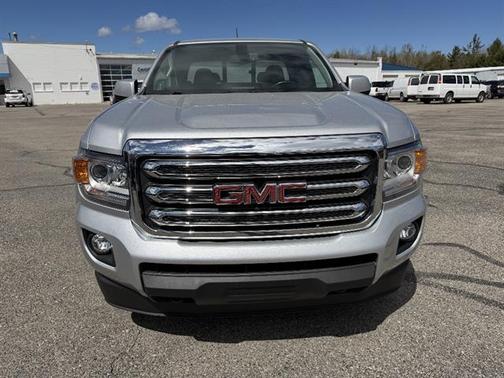 Quicksilver Metallic 2018 GMC Canyon SLE