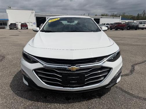 Summit White 2024 Chevrolet Malibu 1LT