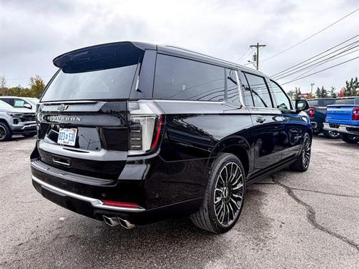 2025 Chevrolet Suburban 4WD High Country