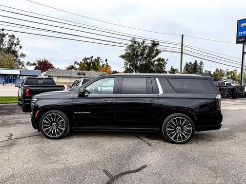 2025 Chevrolet Suburban 4WD High Country
