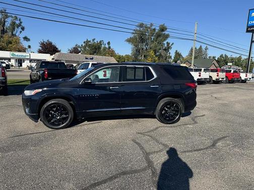 Midnight Blue Metallic 2020 Chevrolet Traverse Premier