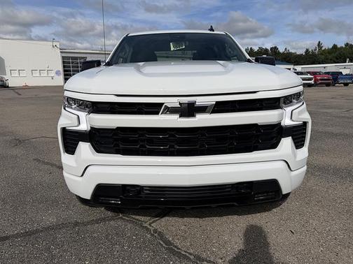 Summit White 2026 Chevrolet Silverado 1500 RST