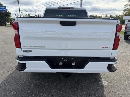 Summit White 2026 Chevrolet Silverado 1500 RST