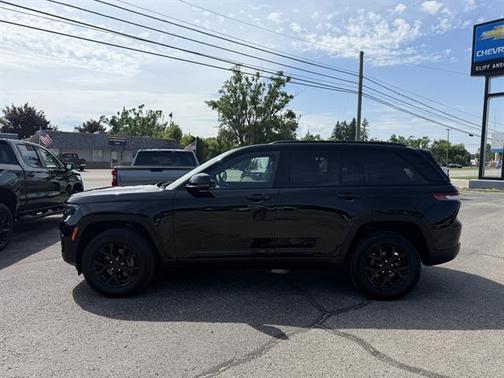 2024 Jeep Grand Cherokee Altitude