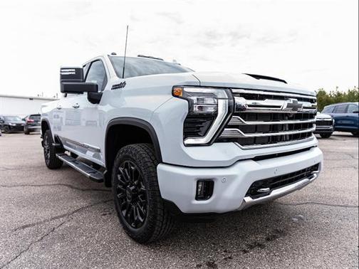 Polar White Tricoat 2026 Chevrolet Silverado 2500 High Country