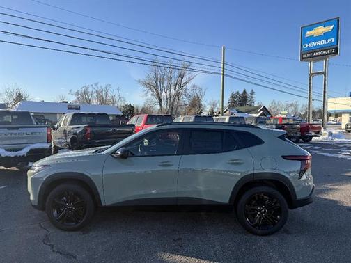 Cacti Green 2026 Chevrolet Trax FWD ACTIV