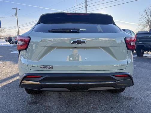 Cacti Green 2026 Chevrolet Trax FWD ACTIV
