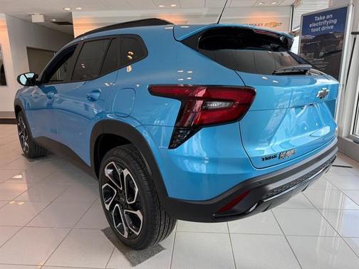 Marina Blue Metallic 2025 Chevrolet Trax FWD 2RS