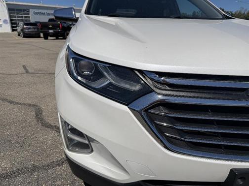 Iridescent Pearl Tricoat 2018 Chevrolet Equinox Premier