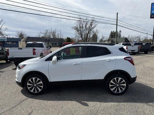 Summit White 2022 Buick Encore Preferred