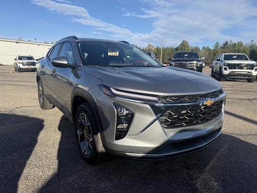 Sterling Gray Metallic 2026 Chevrolet Trax LT