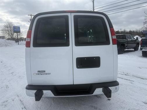 2024 Chevrolet Express 2500 RWD 2500 Regular Wheelbase WT