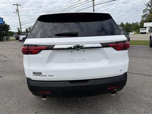 Summit White 2023 Chevrolet Traverse LT Cloth
