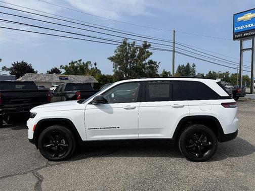 2023 Jeep Grand Cherokee Altitude