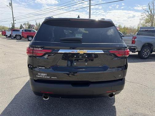 Mosaic Black Metallic 2023 Chevrolet Traverse LT Leather
