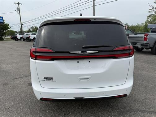 2025 Chrysler Pacifica L