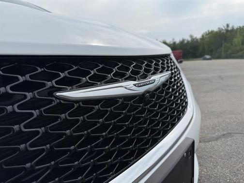 2025 Chrysler Pacifica L