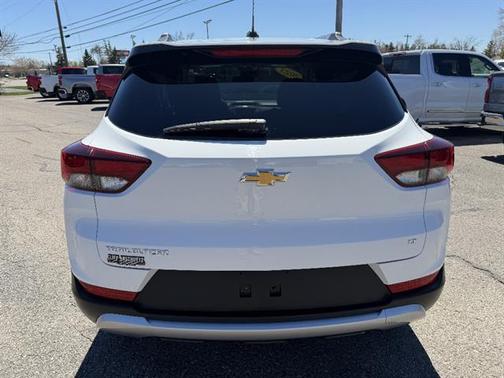 Summit White 2023 Chevrolet Trailblazer LT