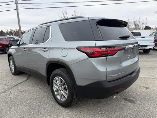 Sterling Gray Metallic 2023 Chevrolet Traverse LT Cloth