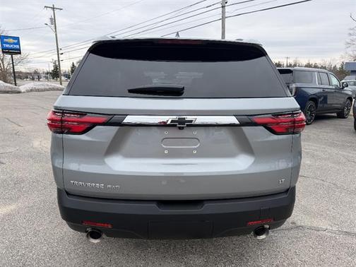 Sterling Gray Metallic 2023 Chevrolet Traverse LT Cloth