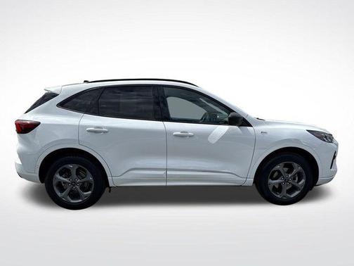 OXFORD WHITE 2023 Ford Escape ST-Line