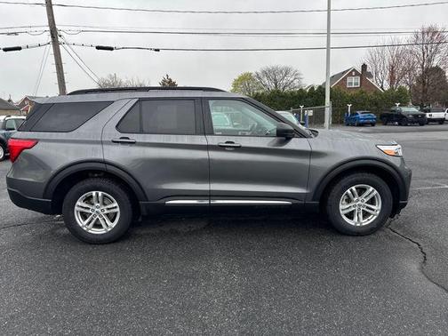 CARBONIZED GRAY METALLIC 2022 Ford Explorer XLT
