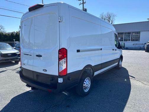 OXFORD WHITE 2026 Ford Transit-250 Base