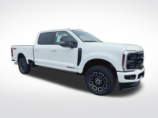Star White Metallic Tri-Coat 2026 Ford F-250 Platinum