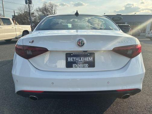 Alfa White 2019 Alfa Romeo Giulia Base