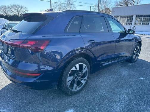 2022 Audi e-tron Premium