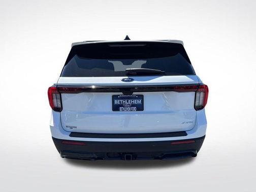 Star White Metallic Tri-Coat 2026 Ford Explorer ST-Line