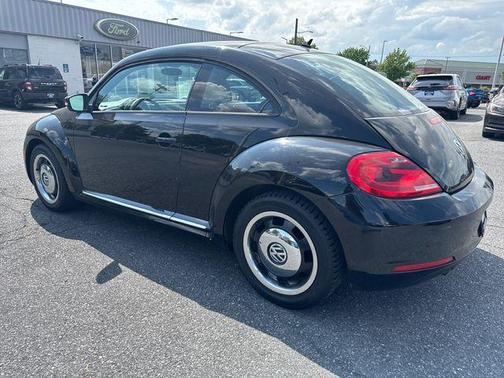 Black 2012 Volkswagen Beetle 2.5L