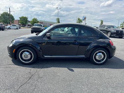 Black 2012 Volkswagen Beetle 2.5L