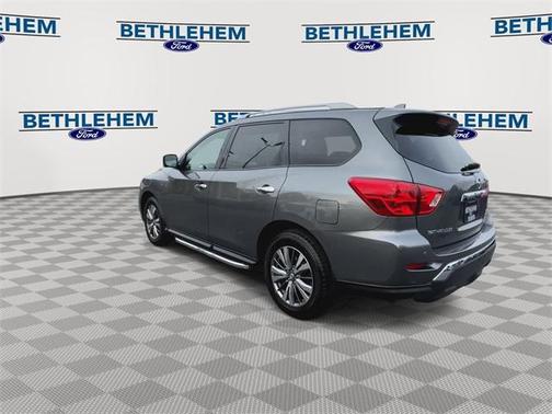 2019 Nissan Pathfinder SL
