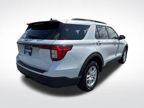 SPACE WHITE METALLIC 2026 Ford Explorer Active