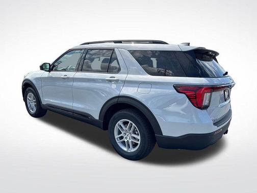 SPACE WHITE METALLIC 2026 Ford Explorer Active