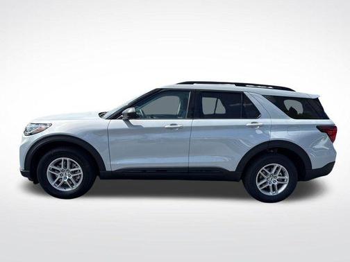 SPACE WHITE METALLIC 2026 Ford Explorer Active