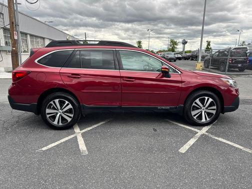 Crimson Red Pearl 2018 Subaru Outback 3.6R Limited